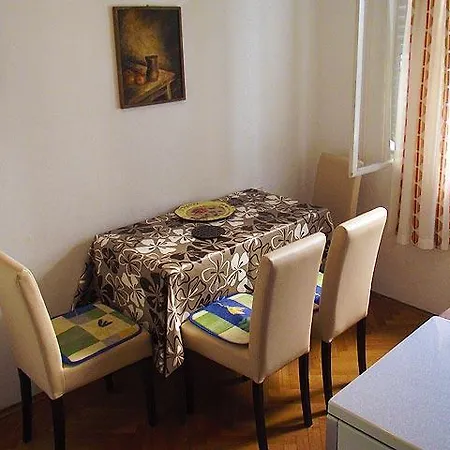 Apartment Island *