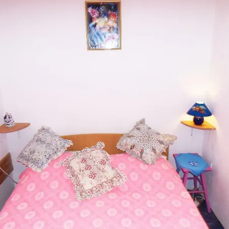 Apartment Island *